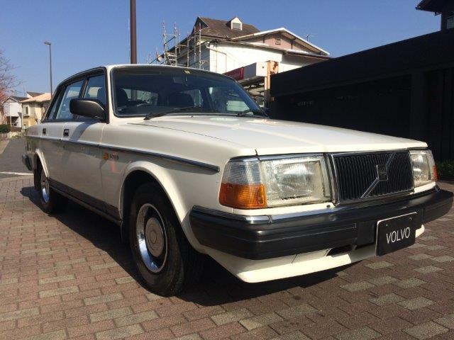 ボルボ 240GL セダン '88 白　画像3