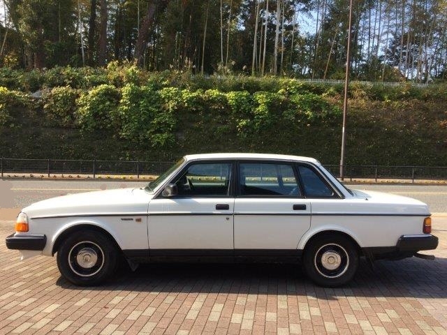 ボルボ 240GL セダン '88 白　画像06