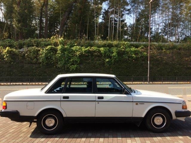 ボルボ 240GL セダン '88 白　画像05