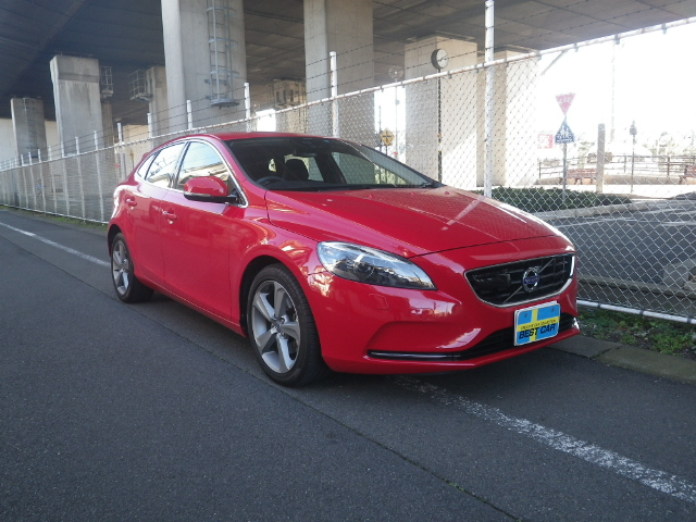 ボルボ　V40 T4 の画像01