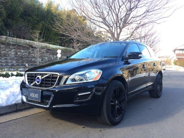 ボルボ  XC60  T6 SE AWD ブラックサファイアM