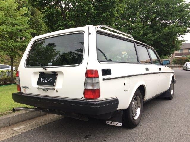 ボルボ 240GL セダン '88 白　画像2